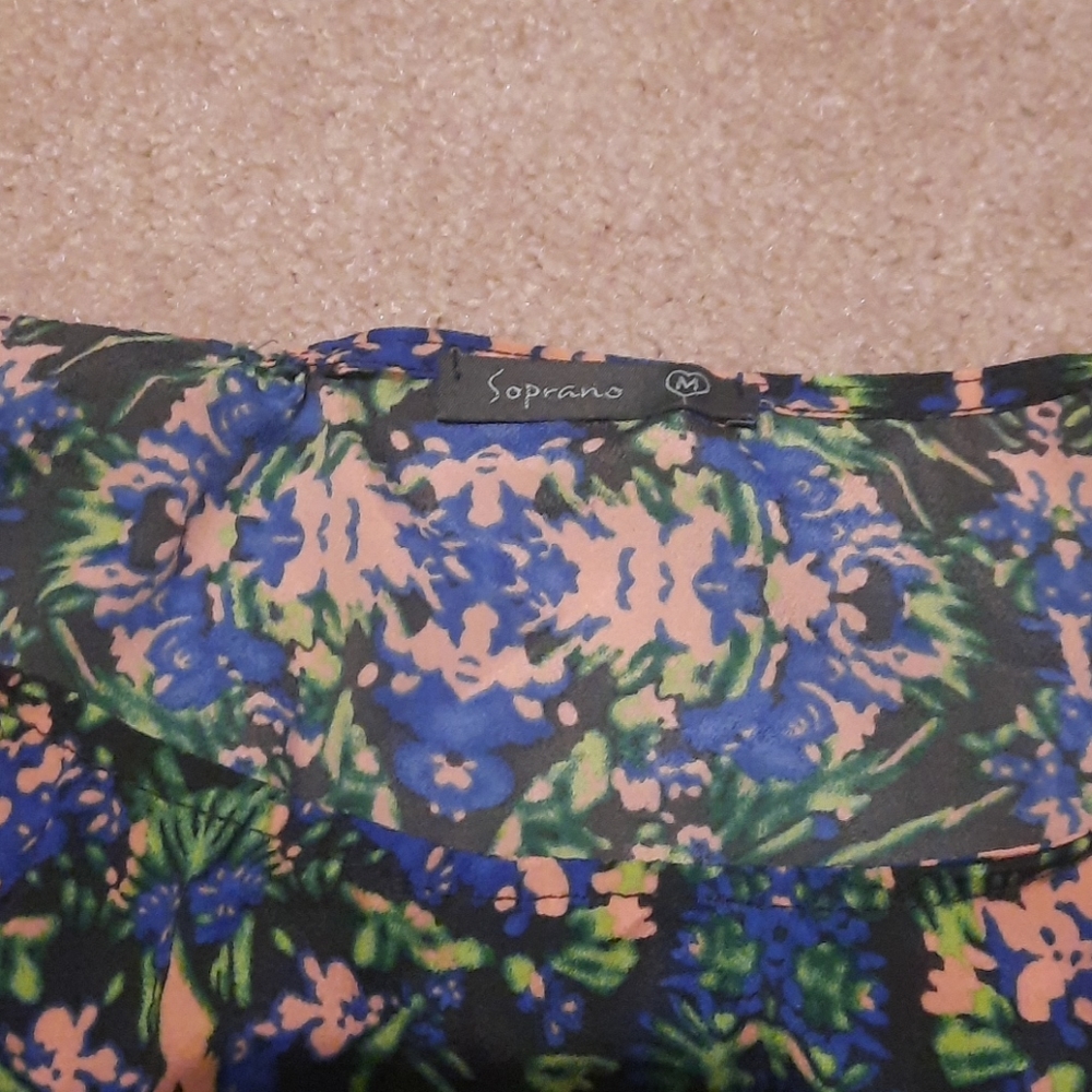 Dress - Picture 2 of 6